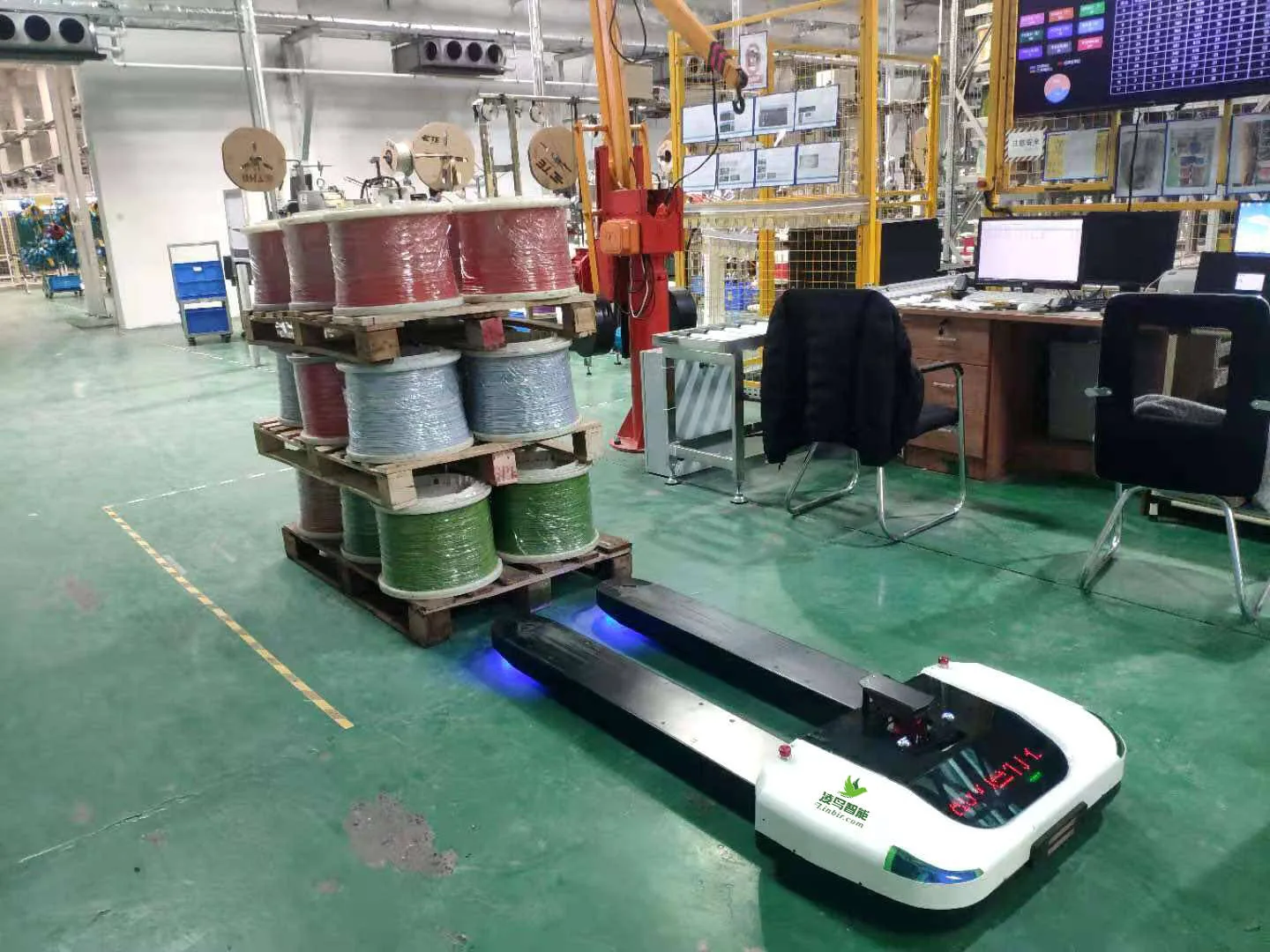 AGV 轨道配送机器人